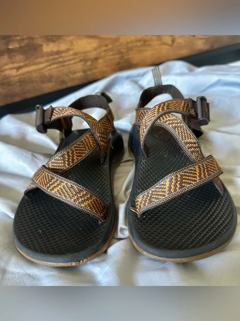 Chaco straps hiking youth 3 sandal, adjust. buckle, outer sole measures 9.5inch